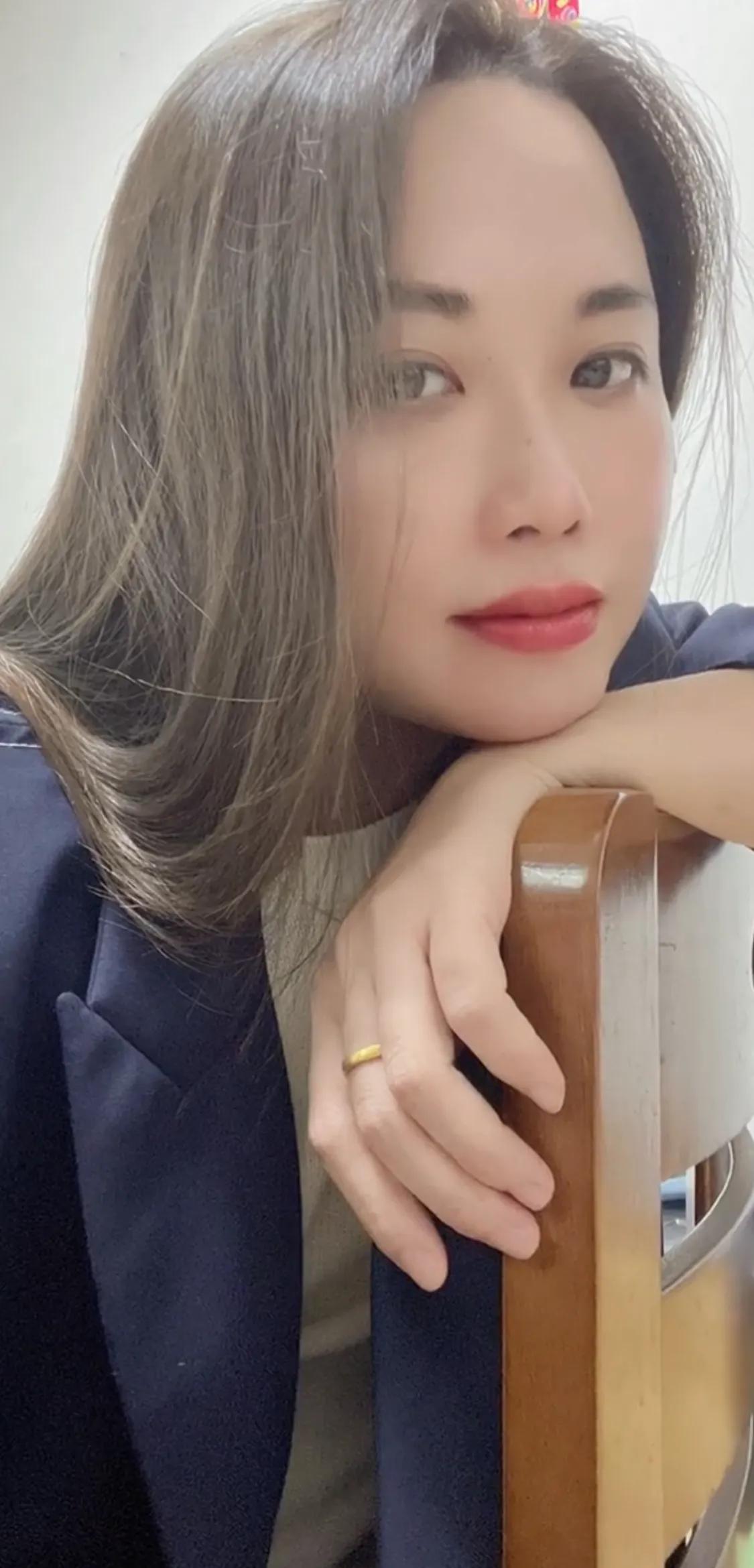 我又来了，你听我唠几句大实话。
男人泡妞总共分几步？
第一步、我对别人从来没有这