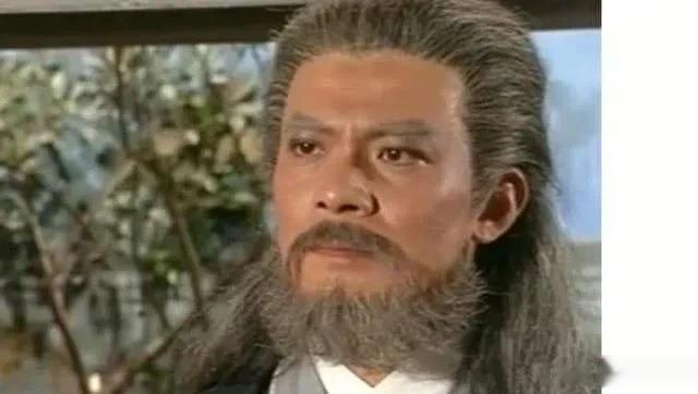  
萧远山的武功为何高开低走？
开局萧远山以一人之力吊打了中原二三十位高手，当时