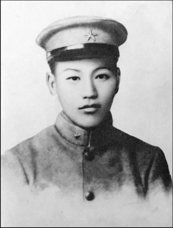 1927年12月1日，蒋介石与宋美龄结婚，这是蒋介石的第三段婚姻，当然不能因为他