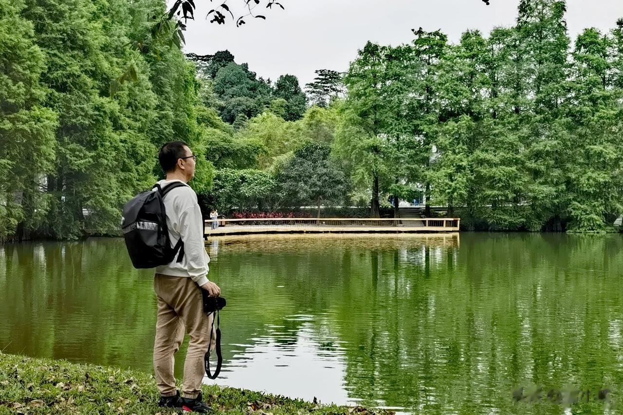 走出去拍下来，周末不做宅家族。
