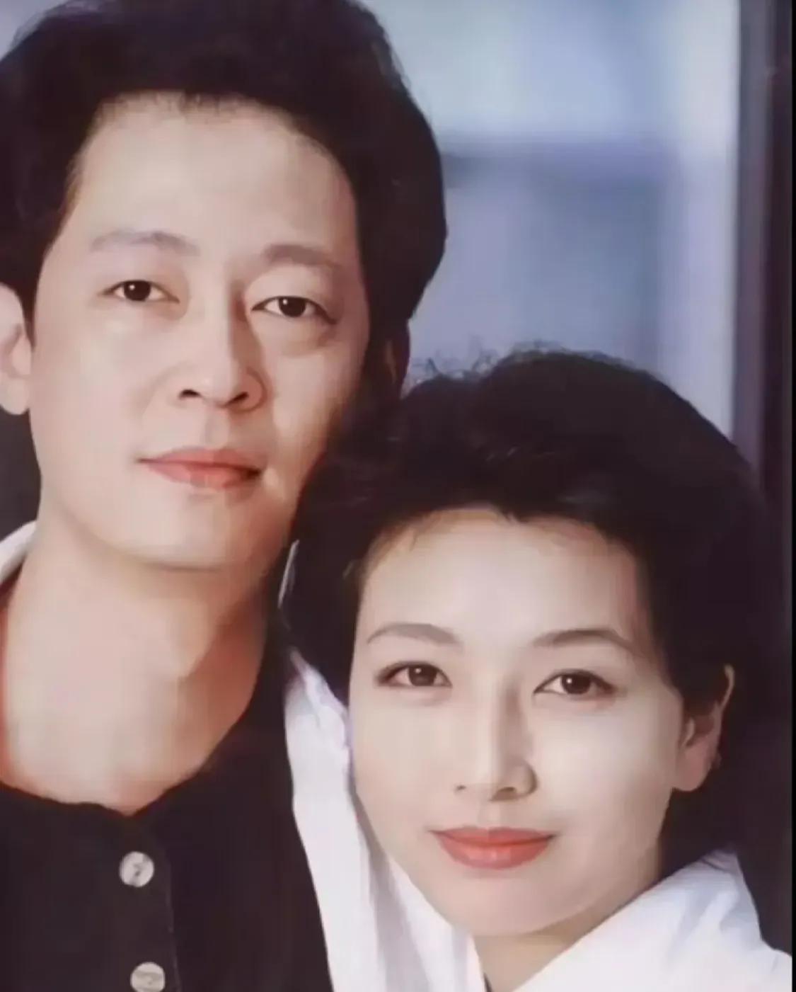 原来江珊年轻时，是一个如此清纯的女人呀！