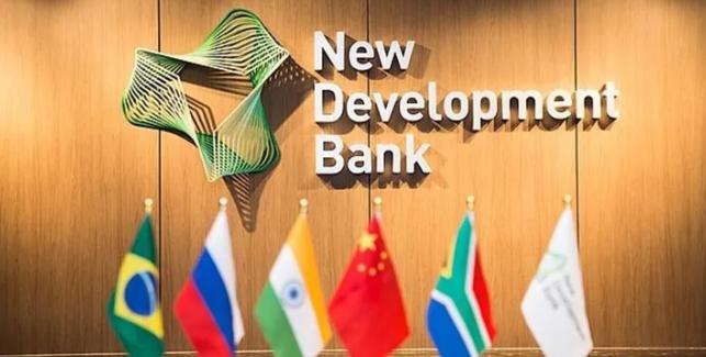 巴西总统卢拉在上海访问新开发银行总部，呼吁金砖国家用本币结算。
金砖国家，包括了