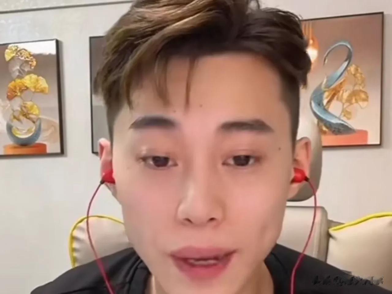 二驴邀请老二回团队估计也是想让她管理团队

粉丝说二驴应该让二子爷管理公司，给他
