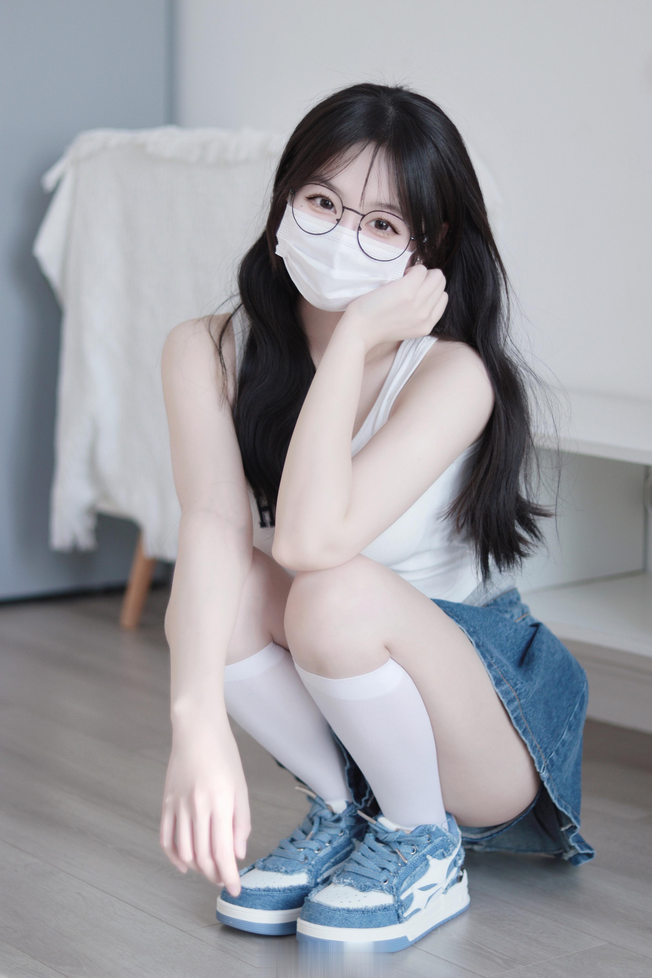 不是很瘦 也不是很漂亮 主打的就是自信 ​​​