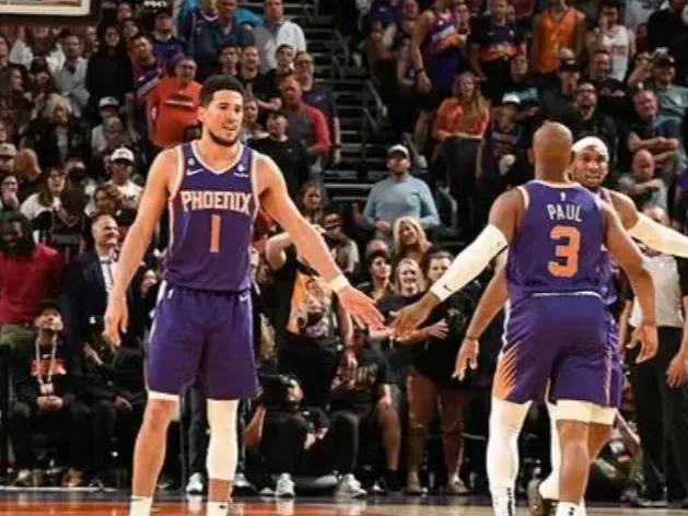 布克保罗稳定发挥 太阳渐入佳境有望冲刺

NBA常规赛，太阳以107比100不敌