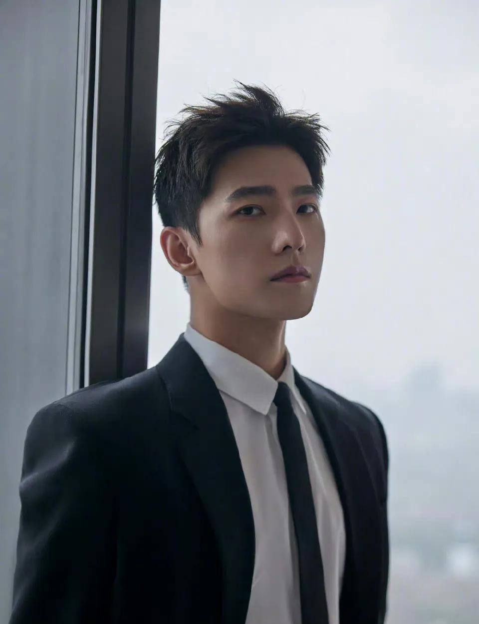 演员杨洋、童瑶、张新成、李一桐、杨超越亮相电视剧品质盛典。[呲牙][呲牙]张新成