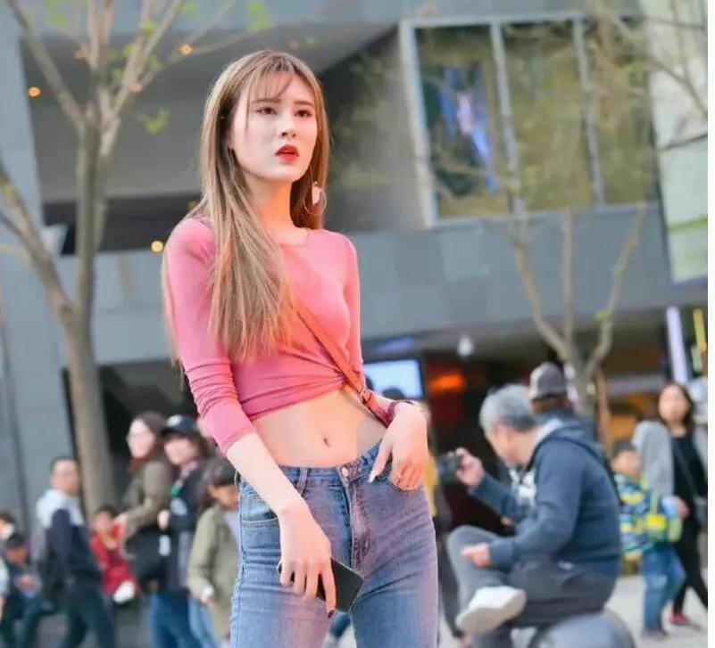 从现在的社会来看，身材对女孩来