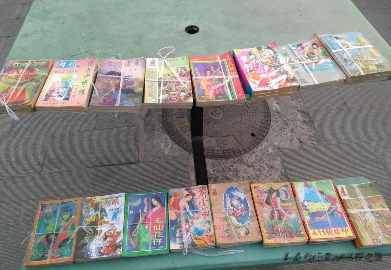 金庸武侠小说中十大剑法排名如下:

1、辟邪剑法	林远图
2、独孤九剑	独孤求败