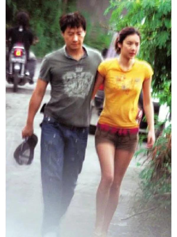 媒体镜头下的乐基儿 黎明
感觉在美女的对比下，帅哥都没那么帅了，眼睛尽看乐基儿了