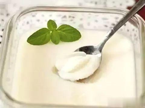 一勺猪油竟然能治疗十几种病，不知道就亏大了！[good]对于猪油，可能中老年朋友