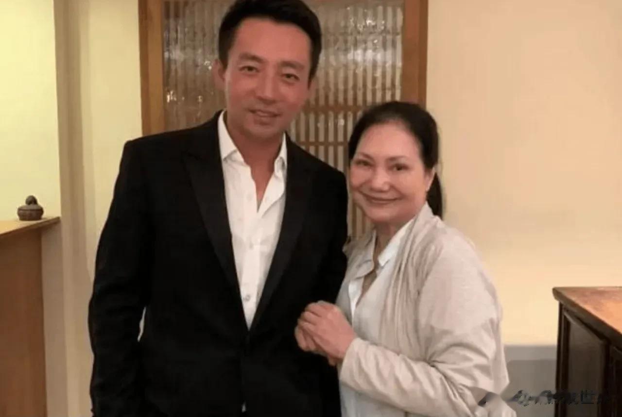 S妈居然给汪小菲支招：赶快结婚