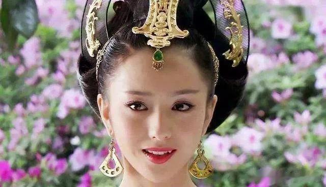 由于长期服用“息肌丸”，皇后赵飞燕和妹妹赵合德一直无法怀孕，这位能够“掌上起舞”