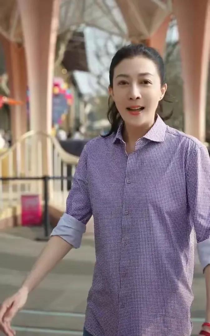 成龙吴绮莉复合？

最近八卦比较多，前两天说成龙和邓丽君私生子相认，今天又有人爆