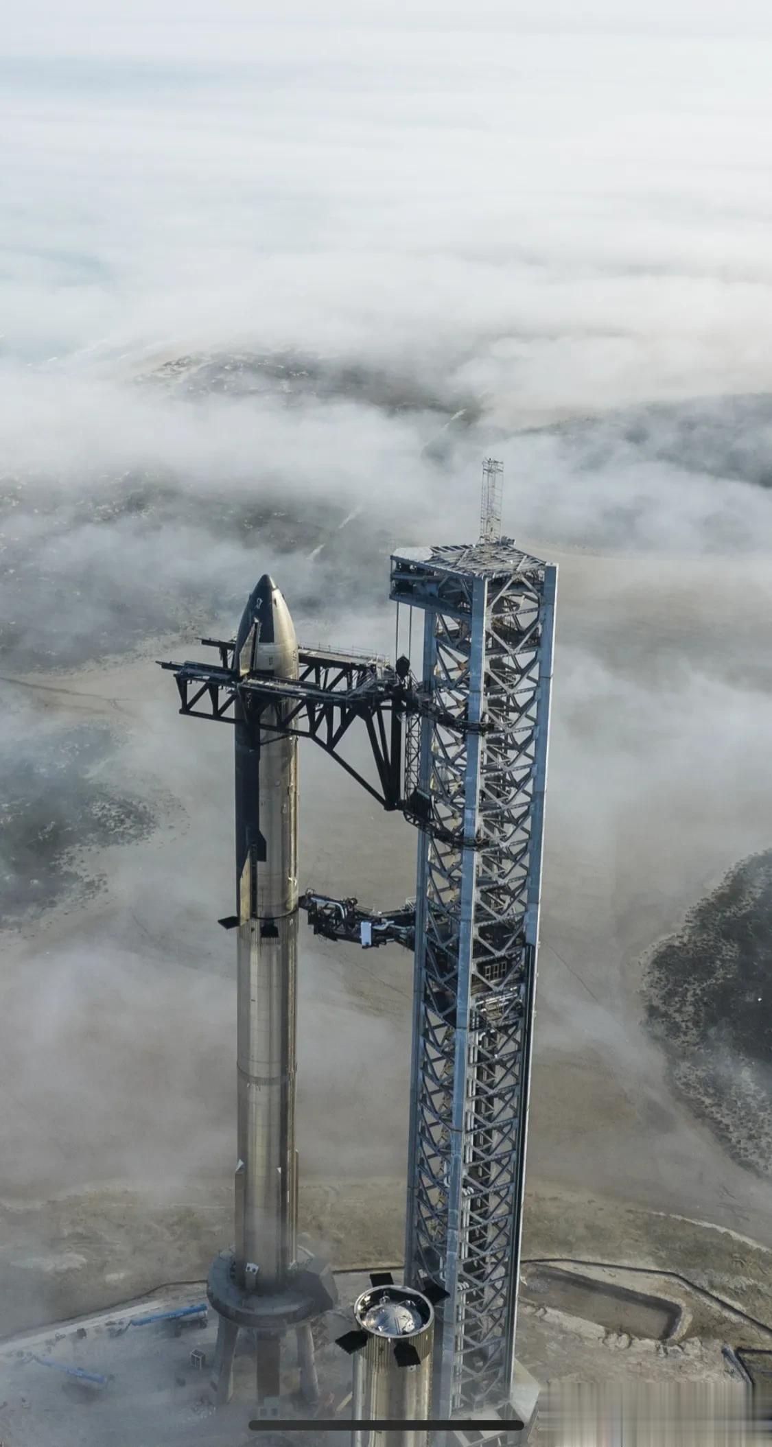 SpaceX 星舰原型机与助推