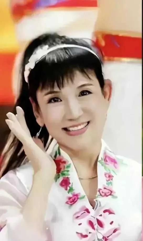 强大的基因，猜猜这都是哪位明星的母亲?稍后在评论区公布答案。