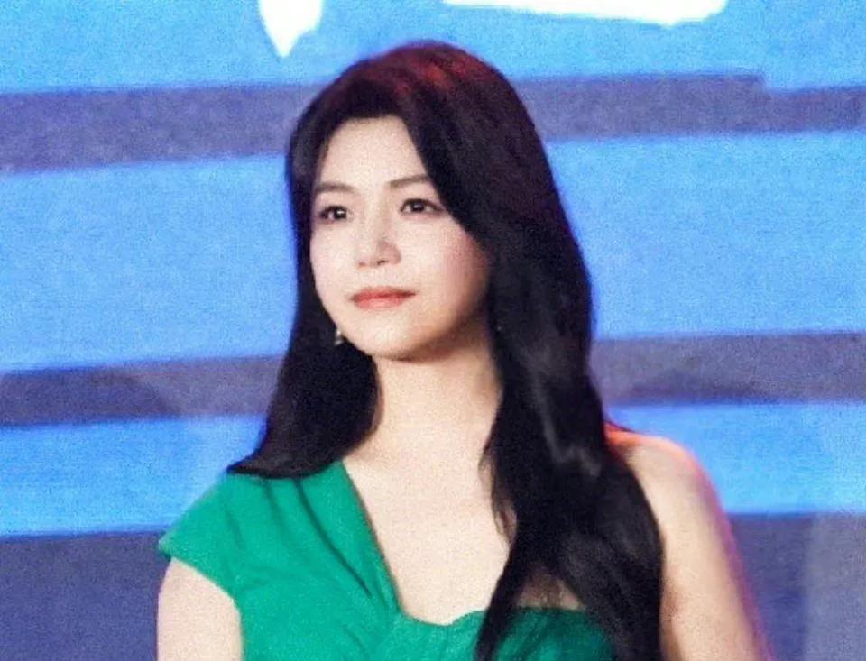 陈妍希

细品尘缘漫漫事，浮生