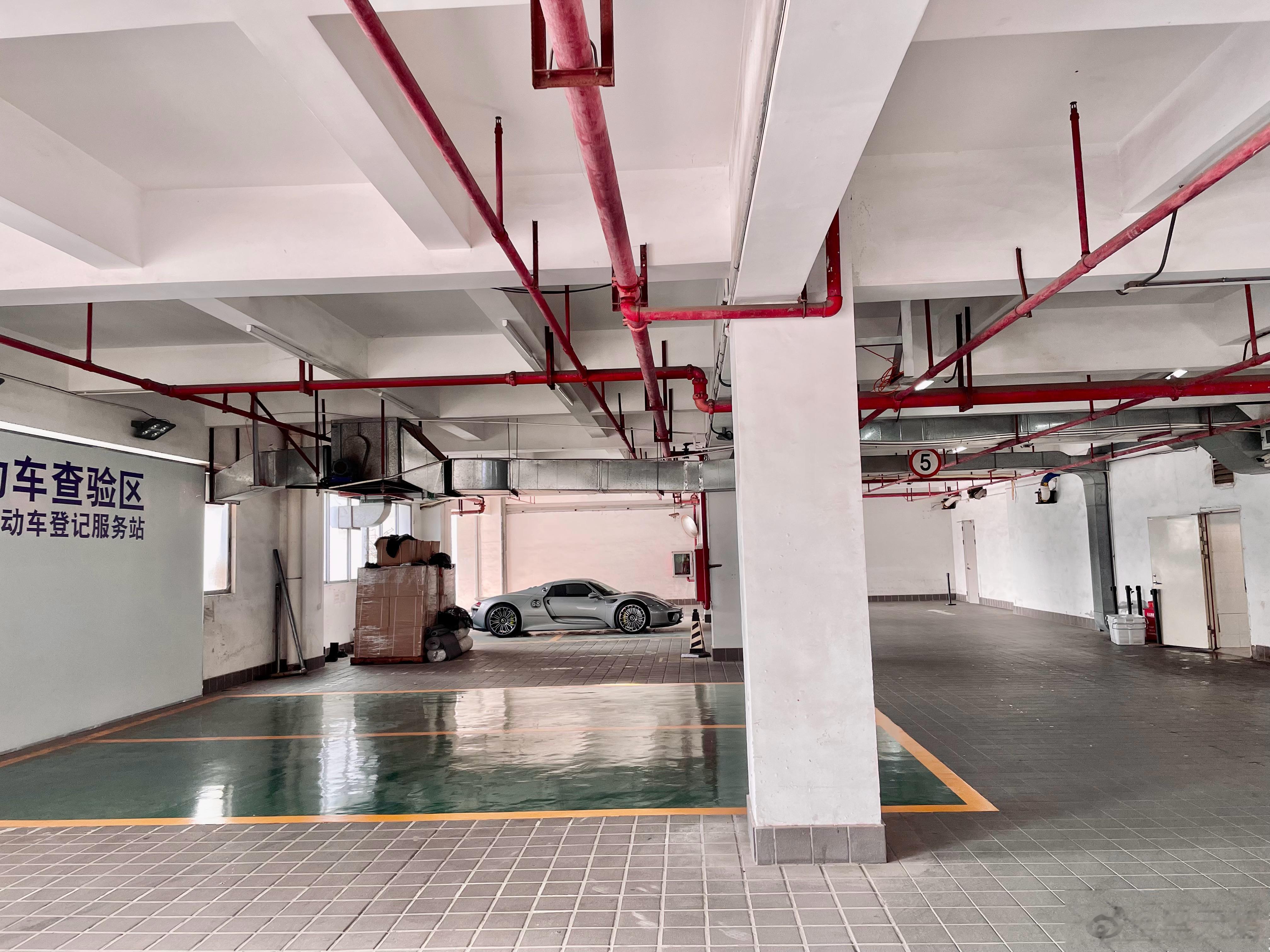 继昨天回香港晚上看了zondaF和一堆车之后，今天中午我又跑去深圳看了一台918