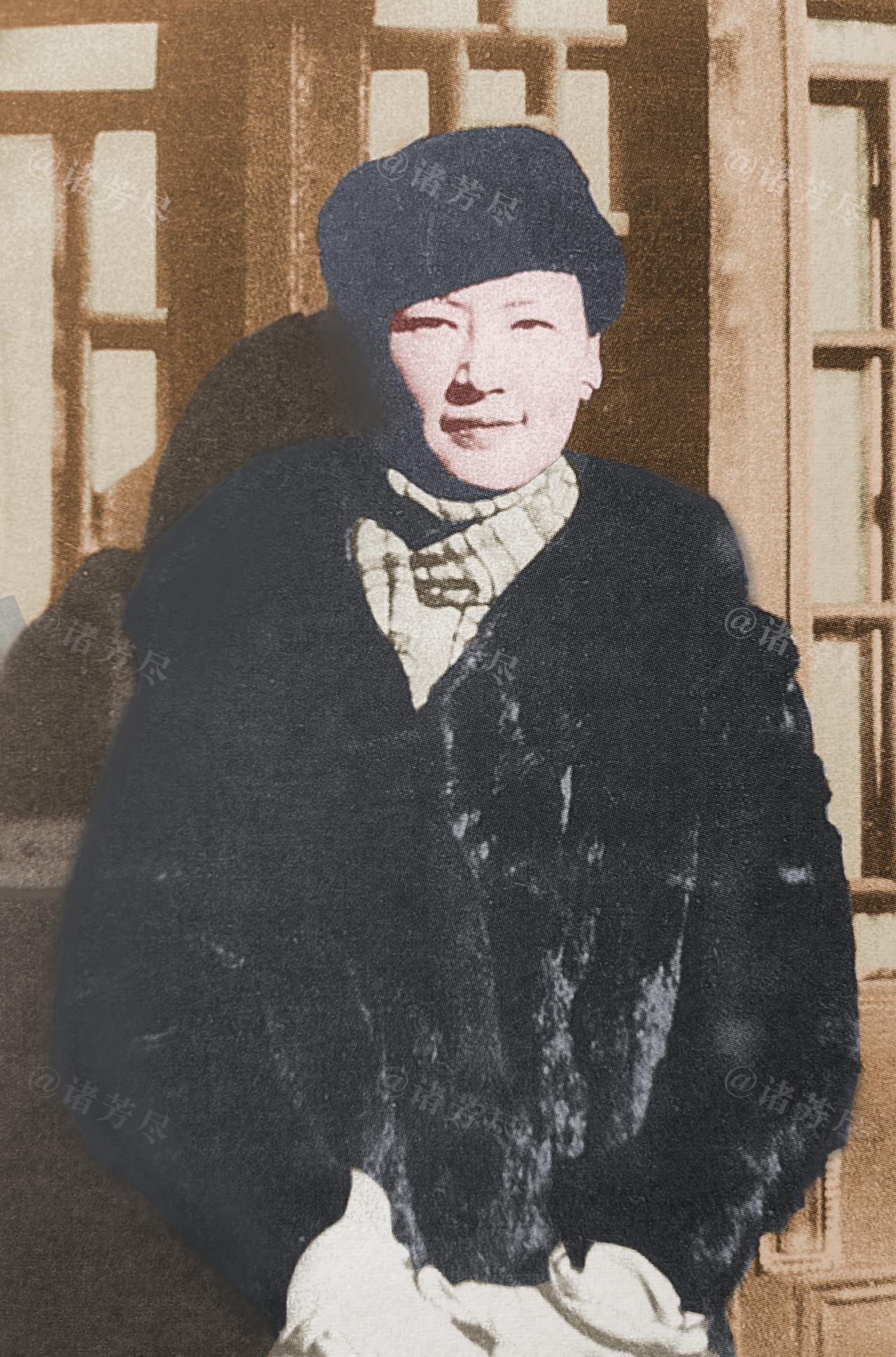 1935年，北平，31岁的林徽因从朝阳门外骑马归来时，留下了这张珍贵照片。镜头中