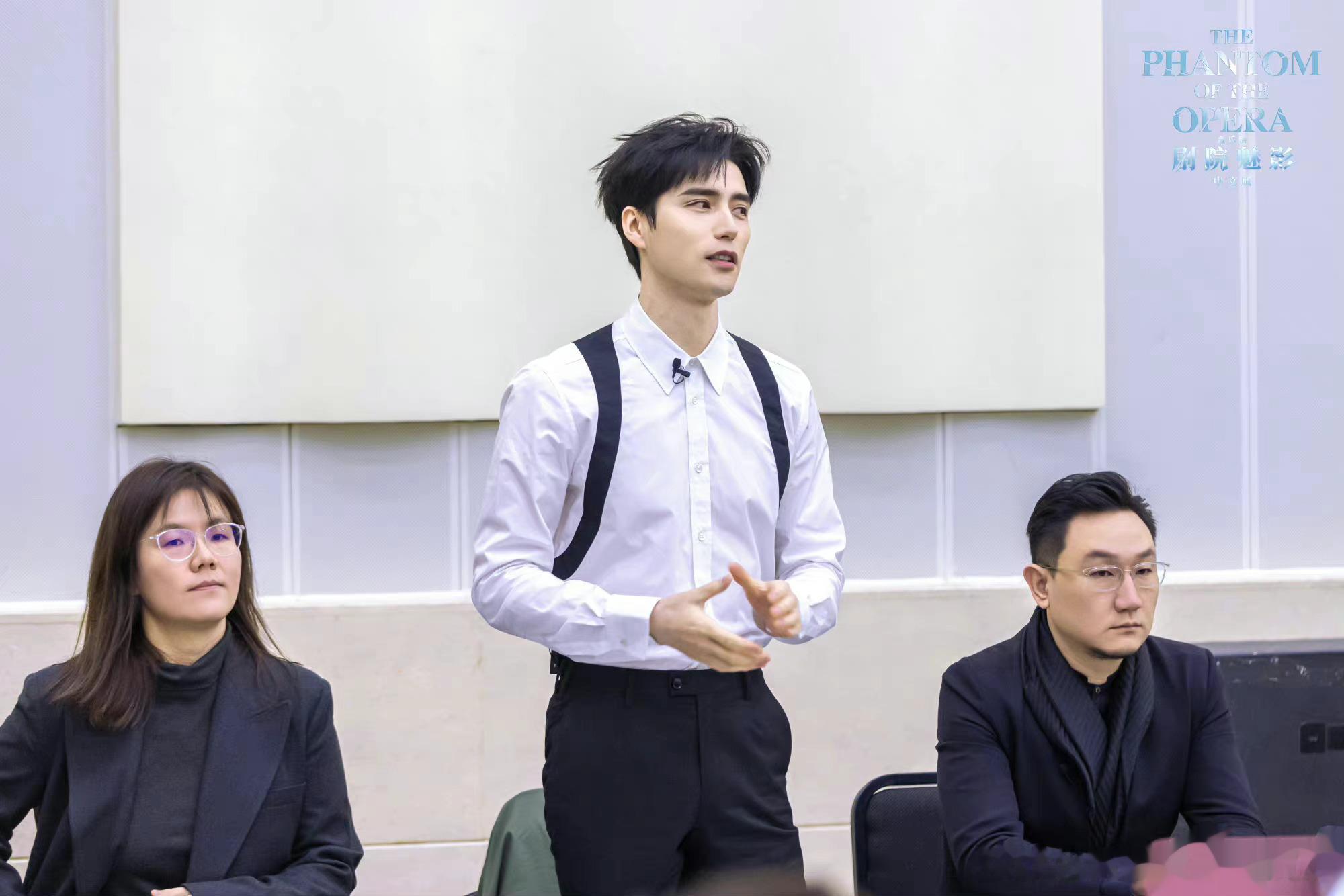 #阿云嘎剧院魅影联合制作人# 剧院魅影中文版 发布会宣布阿云嘎为“联合制作人身份