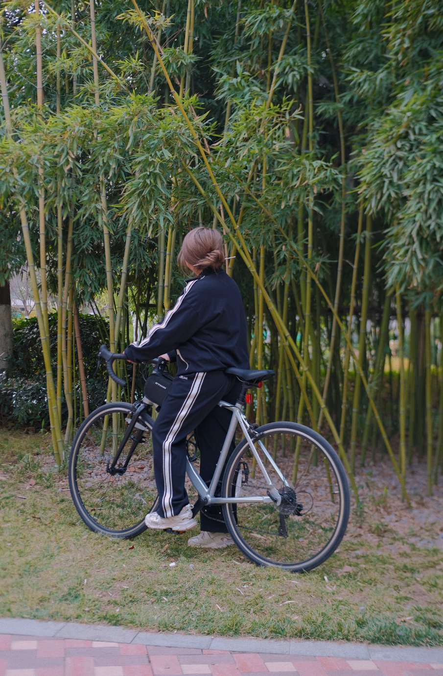 #生活骑时可以更自然# 骑行不必在乎固定的目的地一定记得享受骑行的过程🚴就像看