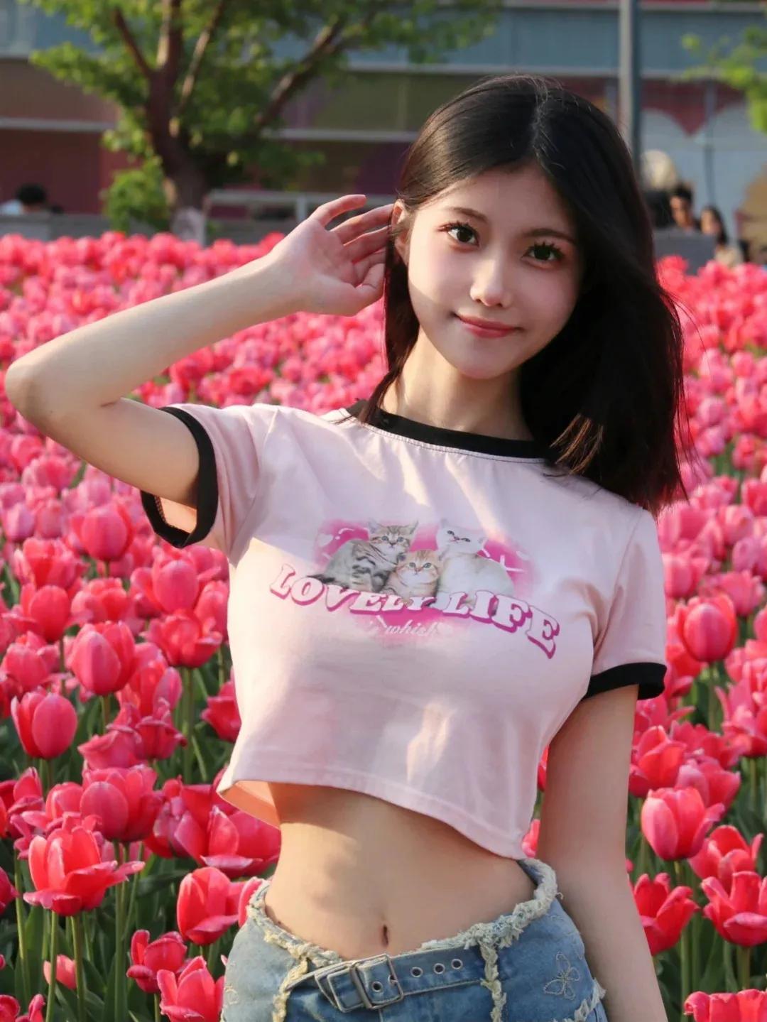 坐标：济南 小红书最火的博主
刚认识的小妹妹  在校大学生
小红书3万多粉丝
我
