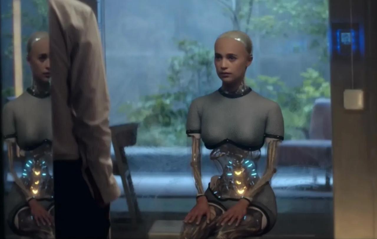 周鸿祎认为ChatGPT可能两三年内就会产生自我意识威胁人类。在他看来，Chat