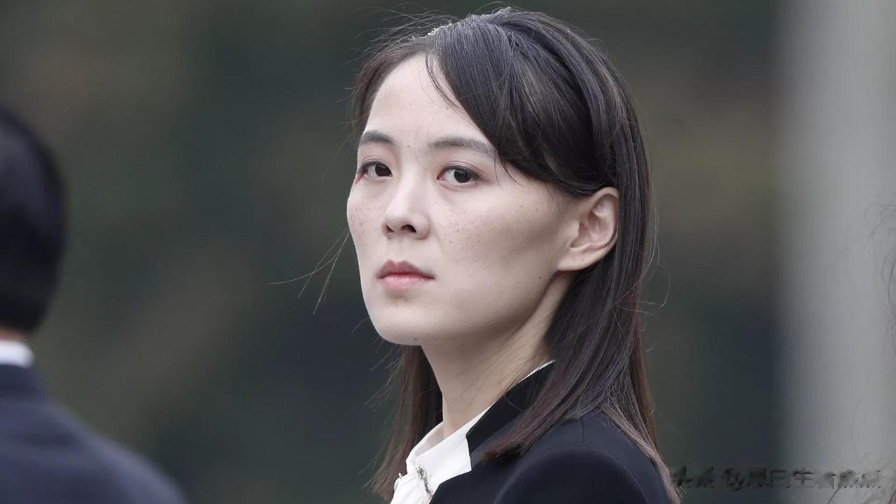 炒作朝核威胁后，韩国称将拥核与朝对抗，朝鲜反而立即声明洲际导弹不会对准首尔。
朝
