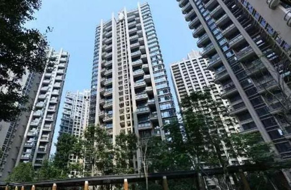 #历史那些事[超话]#深圳一楼盘送 60 万首付，引爆朋友圈，住建局称：扰乱市场