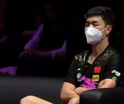 樊振东新任主管教练刘恒的水平值得怀疑。
林高远被张本智和3:4大逆转的那场比赛，