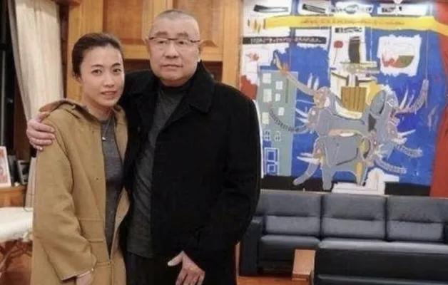 香港比刘銮雄有钱的还有3个家族（李嘉诚家族、新宏基家族、周大福家族），但是刘銮雄