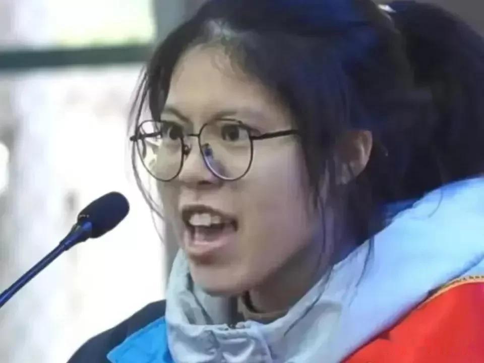 “1个演讲的女孩和43瓶水”[抠鼻]多少真正该管的事，该较真的事，不管问、不敢管