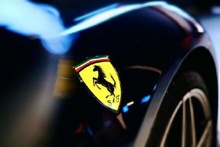 Ferrari 488 Pista Spider ，让你无法拒绝的超级跑车，非常