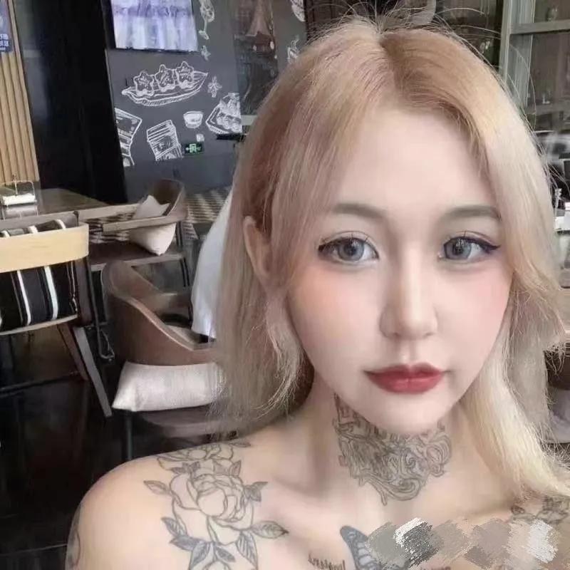你们跟女网红见过面吗？