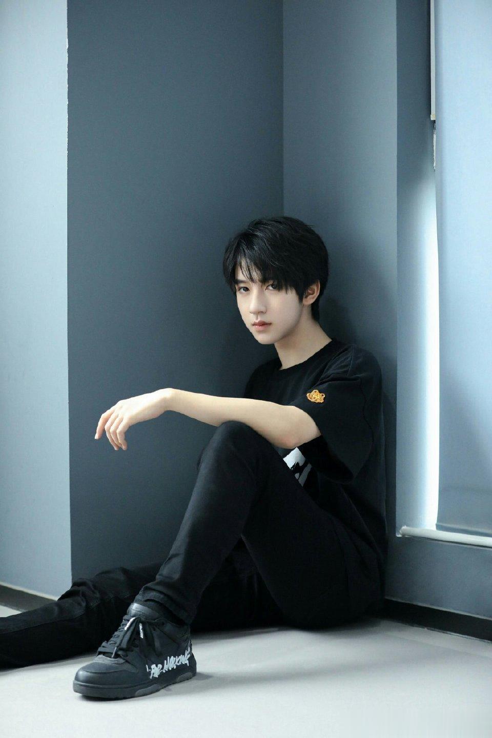 #贺峻霖[超话]#🐰 #贺峻