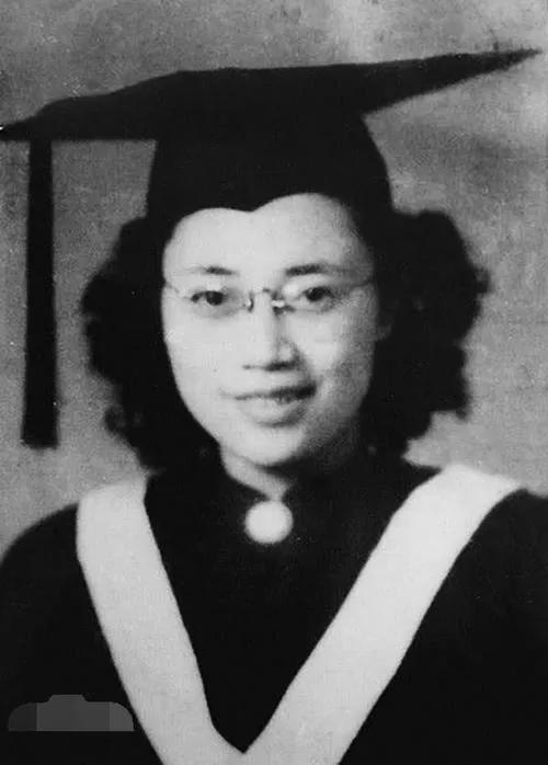 “我招，我全都招！”1950年，地下党萧明华因经受不住特务的严刑拷打，决定投降，