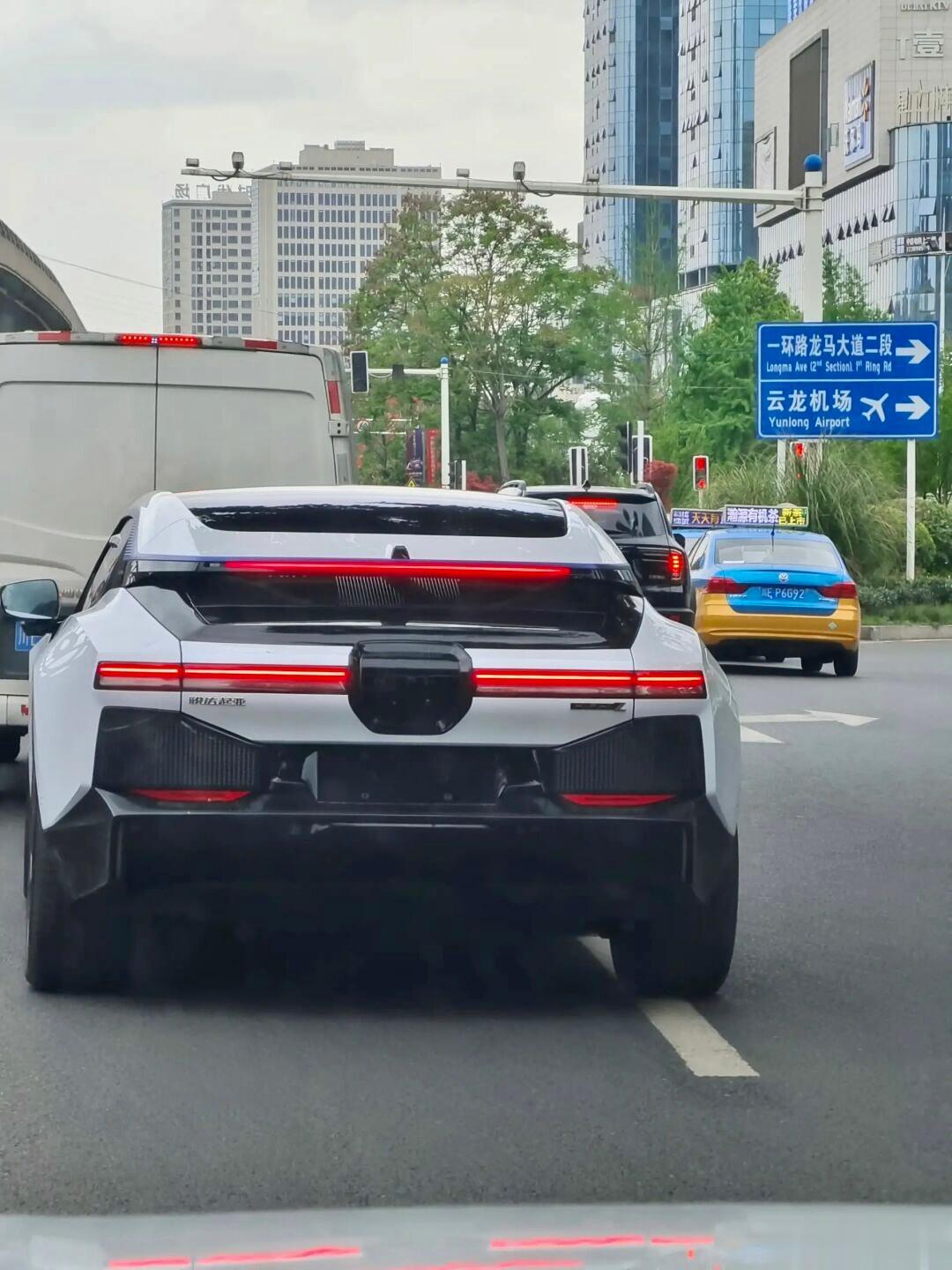 高合Hiphi z 真帅啊！回头率肯定很高～ ​​​