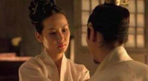 古代富人为什么喜欢养家妓，只因为妻子做不了，只能让家妓做一件事

    古代富