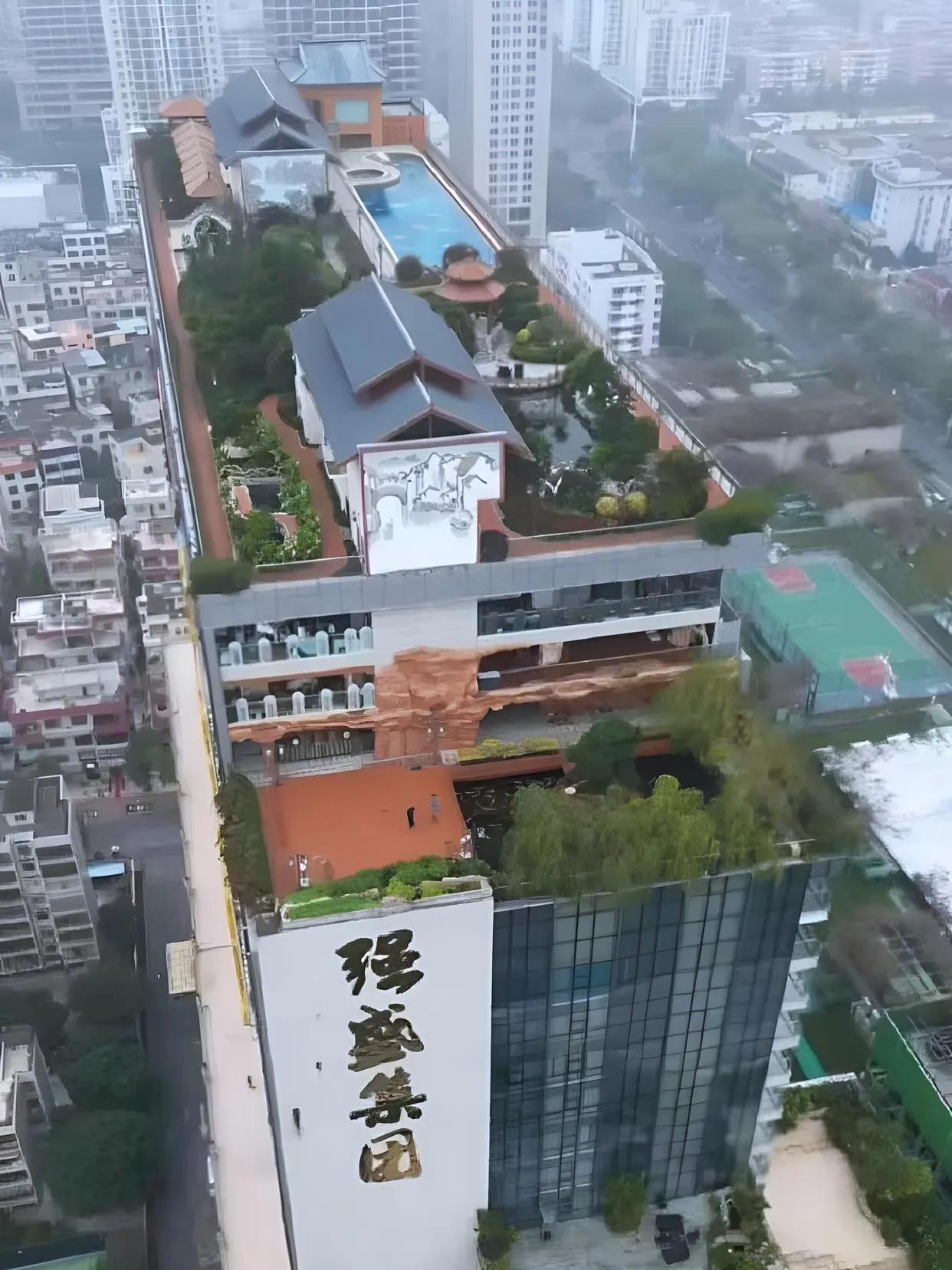 《狂飙》拍的还是太保守了，没想到现实中强盛集团总部大楼这么牛，楼顶上竟然建起了花