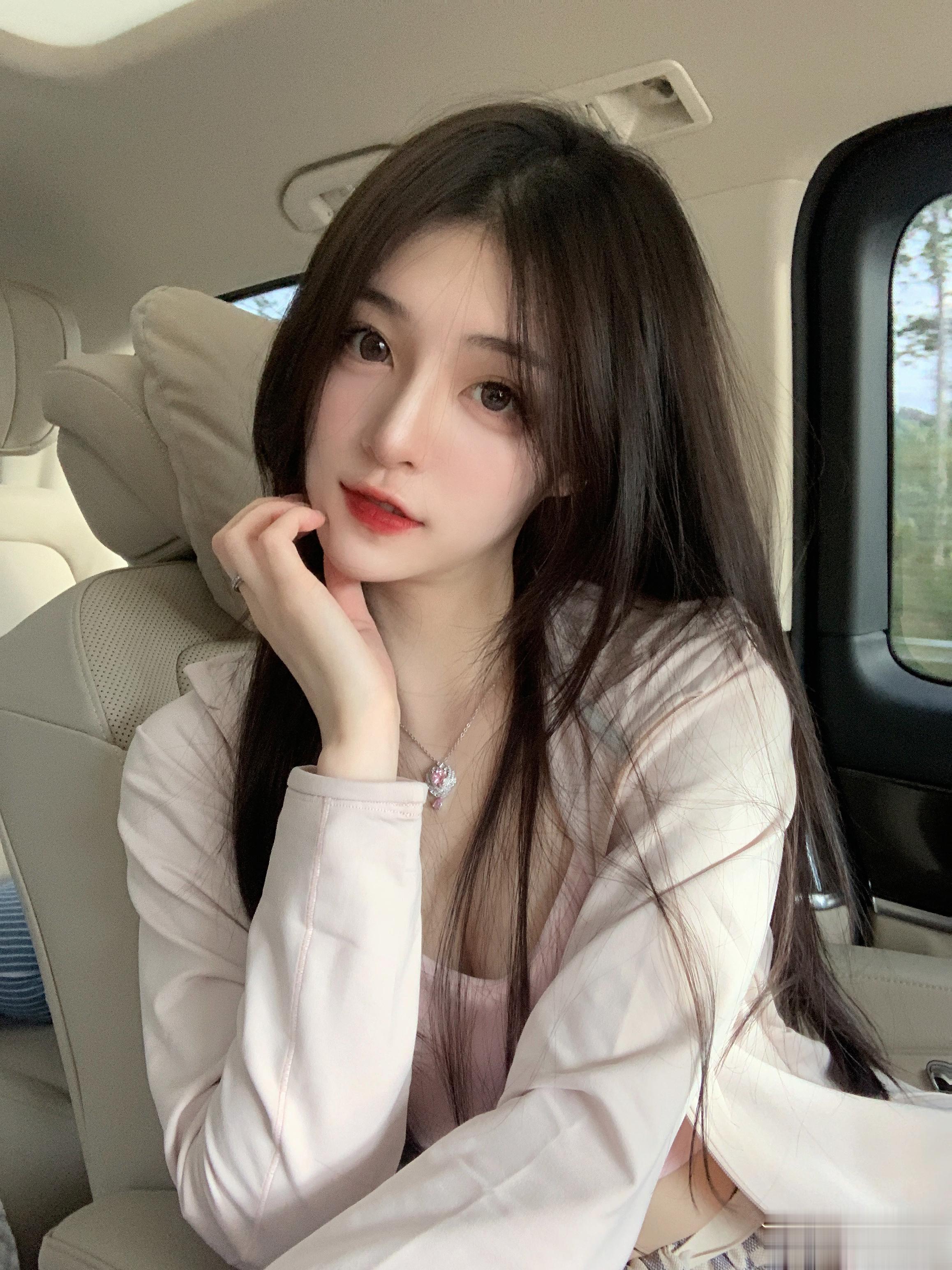 <p>闲敲棋子落灯花 ​​​<