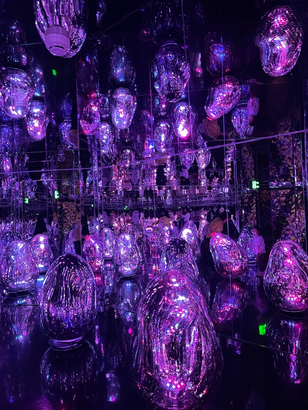 还有人说喝可乐治疗结石，真的好无聊啊🙄 [微风]可乐中含有磷酸盐，每天大量的喝