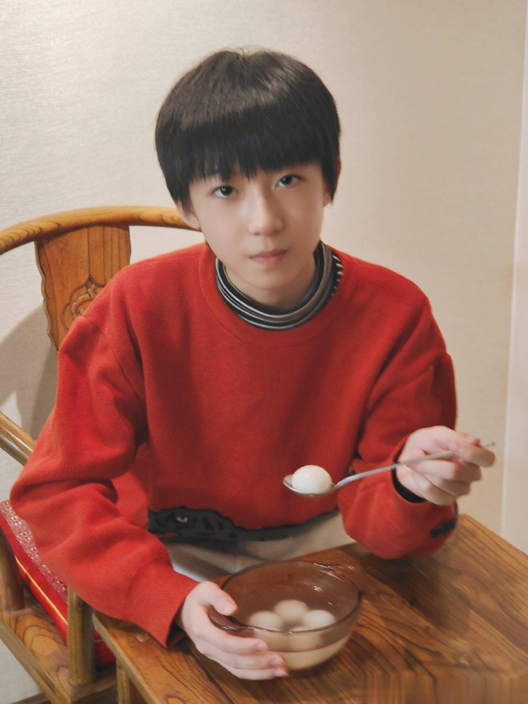 ybw  “晚霞洒遍鲜花 都不如你这朵玫瑰惹人喜爱”𝒯𝒽𝓮 𝒻𝓁𝓸?