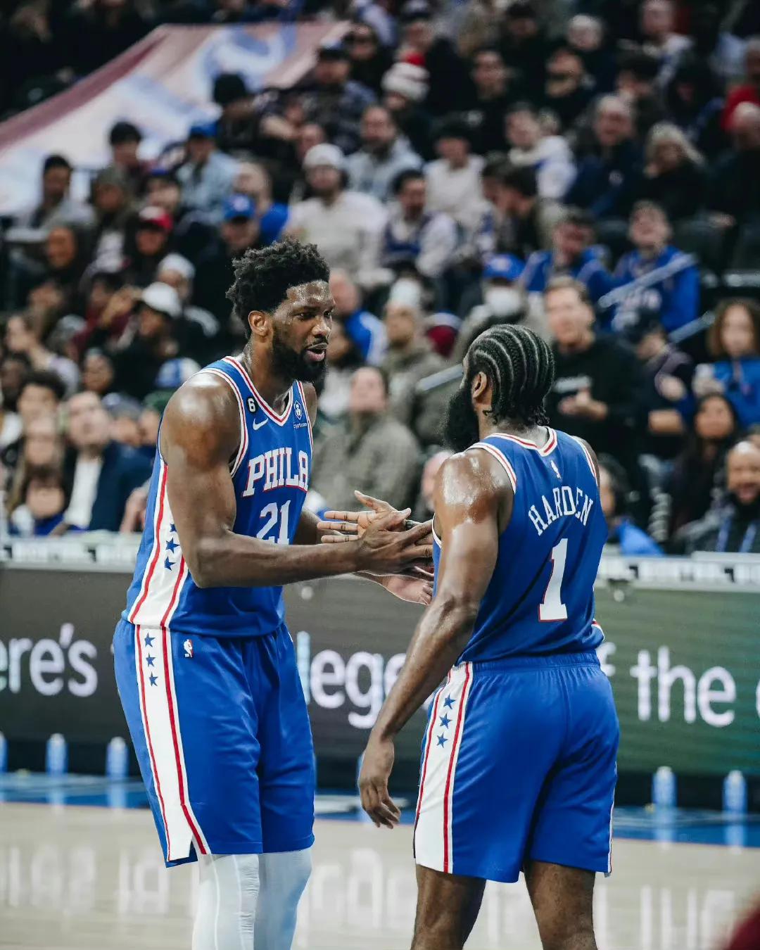 76人101-98险胜篮网，首发5虎表现一览
恩比德   18中12得到37分1