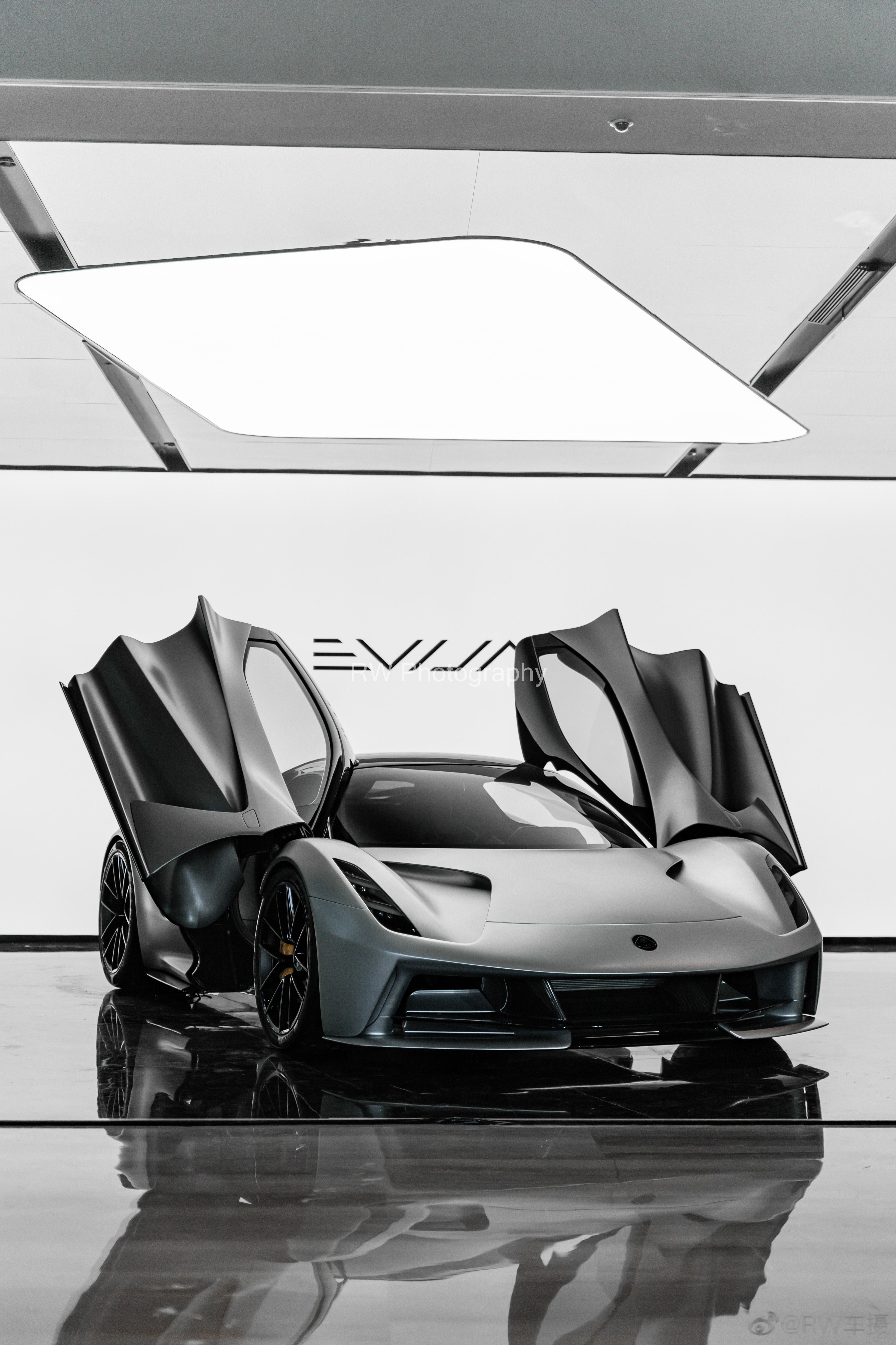 LOTUS EVIJA在路特斯品牌75周年之际带来一组EVIJA的美图，希望大家
