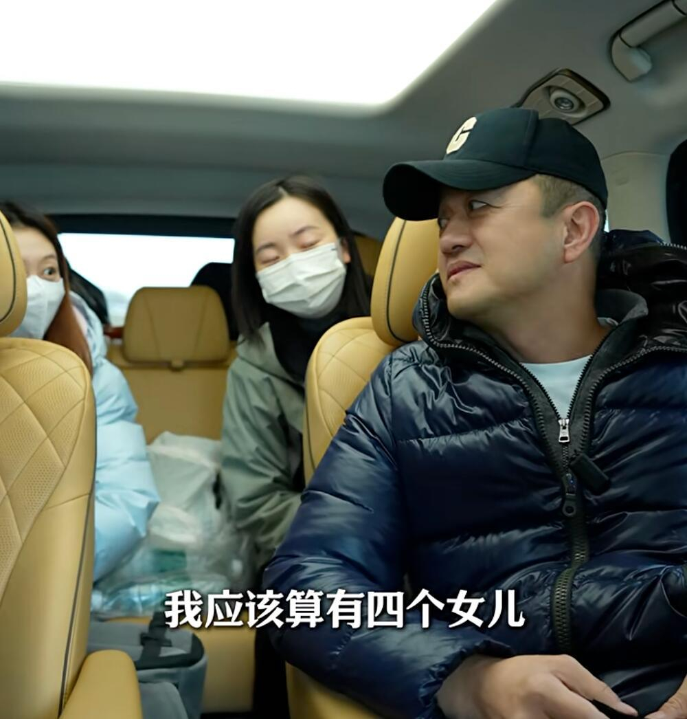 #李亚鹏助养双腿截肢女孩发声#【#李亚鹏第四个女儿发声#，力挺其公益坚守，曾转1