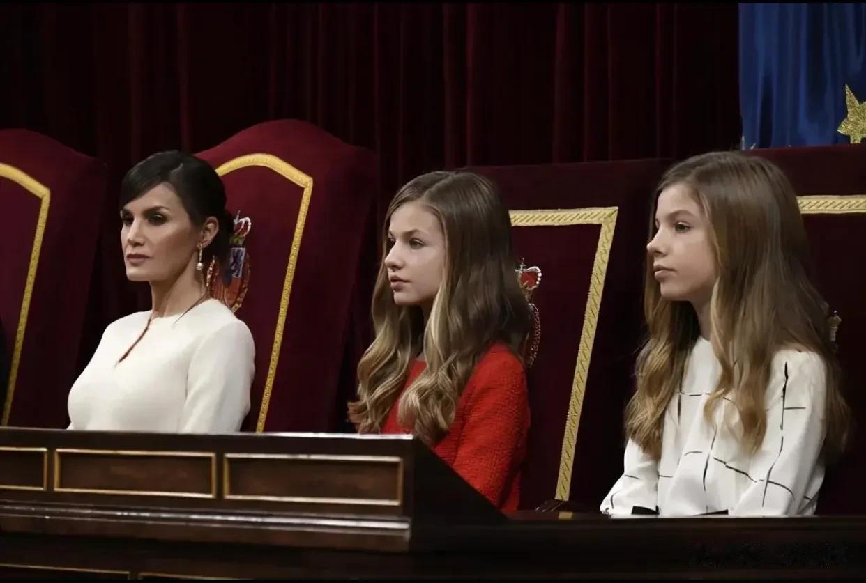 真实版的冰雪奇缘：这姐妹花就是艾莎与安娜
索菲亚说：我比任何人知道，姐姐有多不容