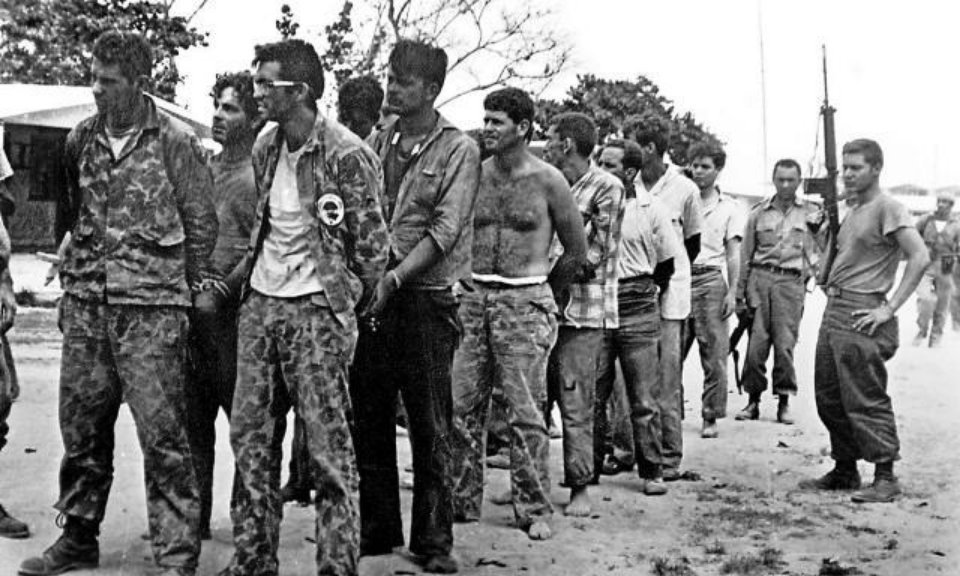 #历史那些事[超话]#1961年4月15日，在美国的策划下，古巴流亡分子驾驶B-