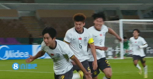 #中国球迷提前过年了##计划有变亚洲杯争冠#北京时间1月21日凌晨，在沙特阿拉伯