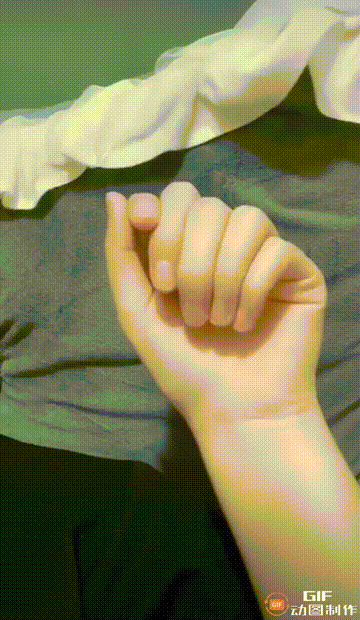 这个动图，大家发财现了什么端倪吗？
我想，你发现了，一定会点个赞再滑走！！