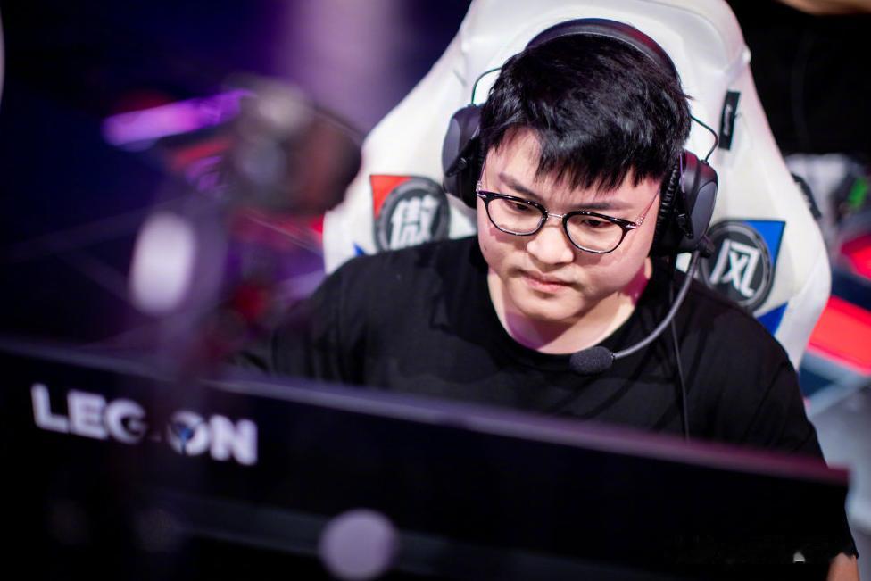 Uzi预测亚运会阵容：中单knight，AD是leave或ELK，打野jieji