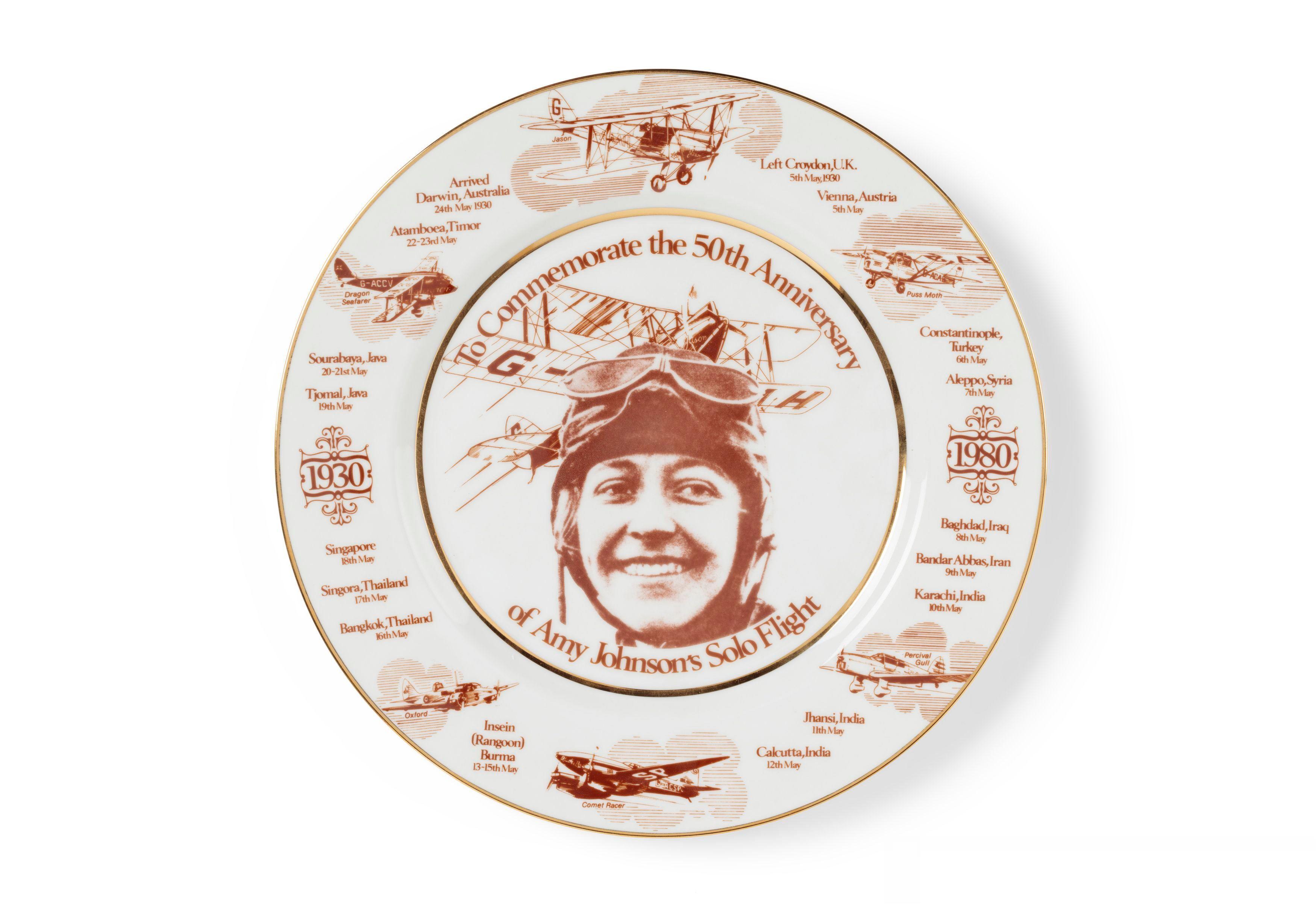 这只瓷盘年头不算太多，40多年，但是挺有意义。1980年，为纪念英国女飞行家埃米